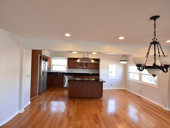 3rd image of 1702 N Waterman Ave