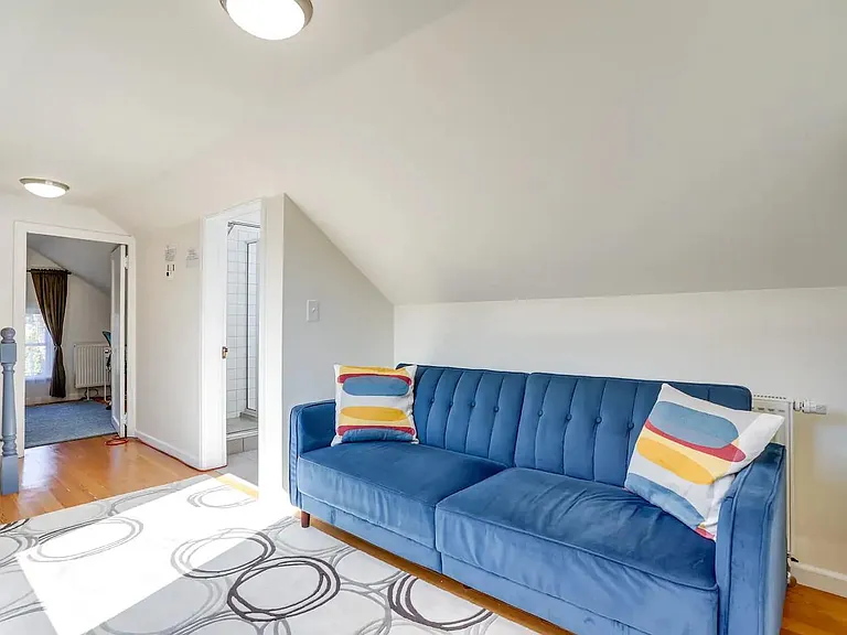 5225 12th Ave NE — Photo 8
