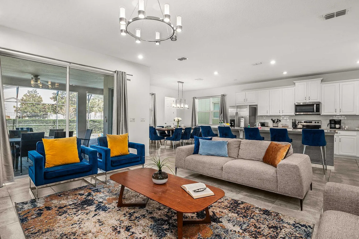 6 bed, 5.0 bath, 2798 sqft, $7,788 — Photo 3