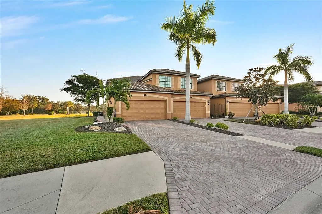 3 bed, 2.0 bath, 2108 sqft, $5,500 — Photo 4