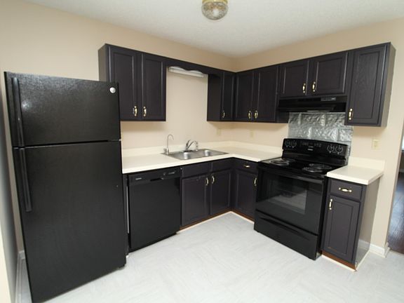3rd image of 119 Hickory Trce APT 3