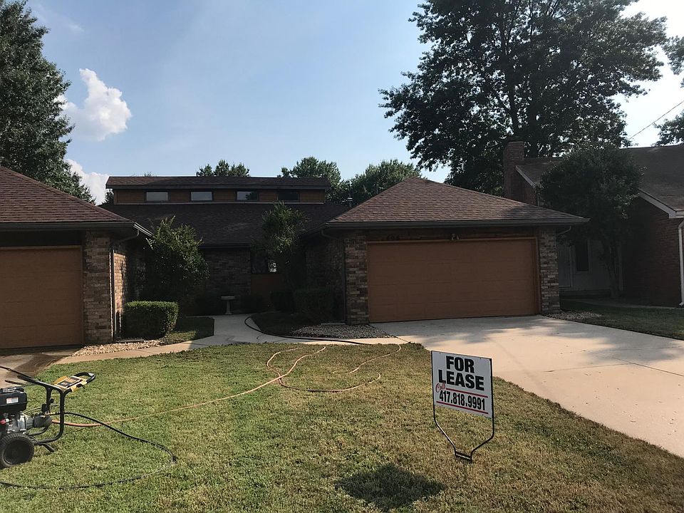 2nd image of 406 E Jewett Pl