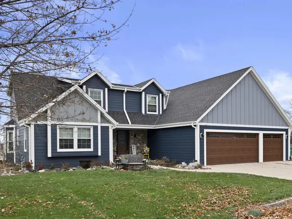 W146N10907 Heritage PARKWAY, Germantown, WI 53022