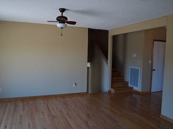 2nd image of 3500 Sugartree Ct
