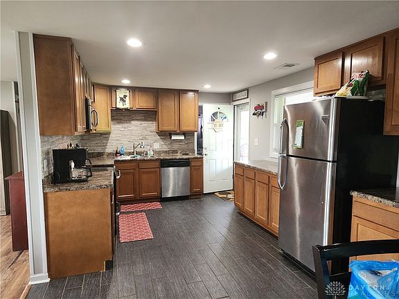 2nd image of 221 Doyle Ave