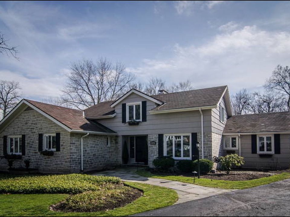 1st image of 22770 Canterbury Ln