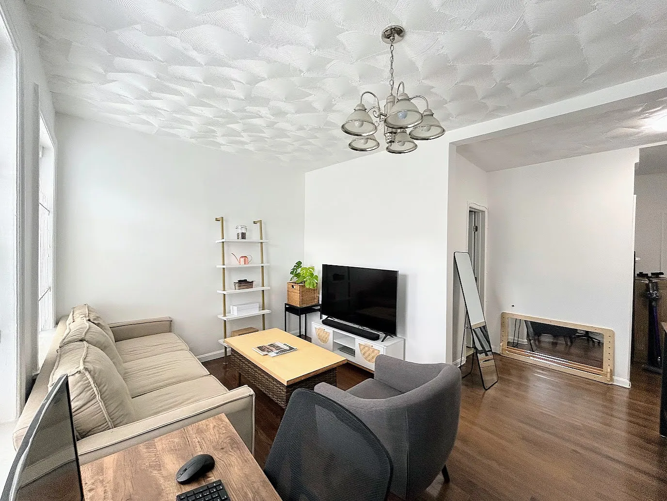 1 bed, 700 sqft, $2,490 — Photo 1