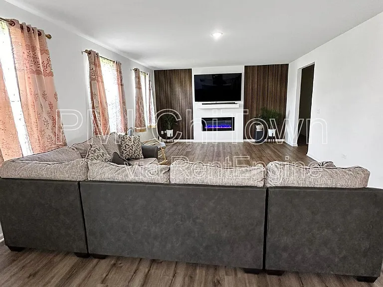 765 Kentshire Cir — Photo 10