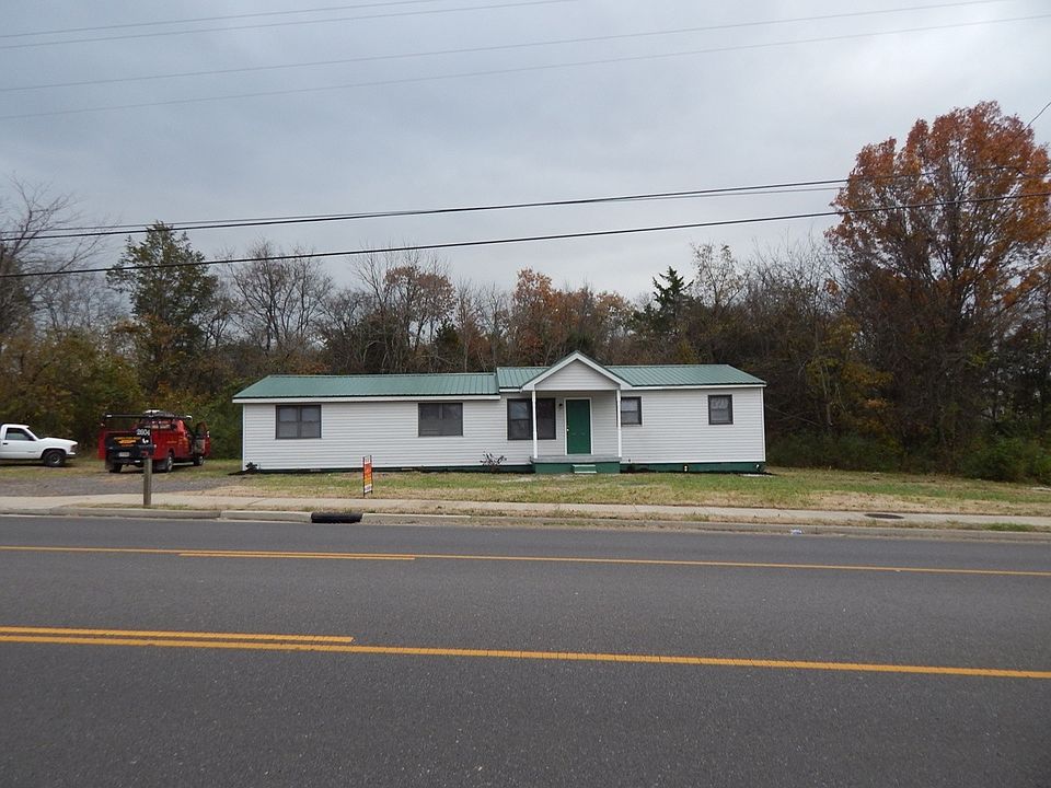 1st image of 2604 Halls Hill Pike