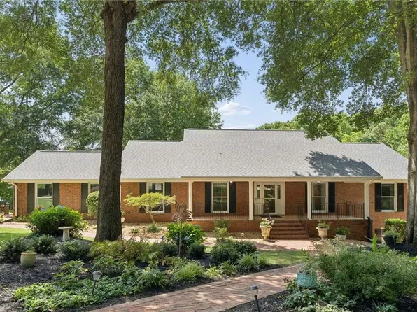 1091 Briar Lakes Rd, Watkinsville, GA 30677
