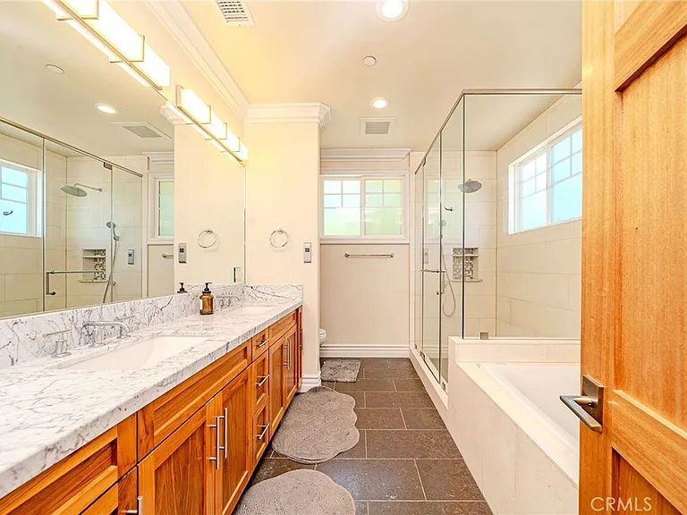1217 Olive La Canada — Photo 16