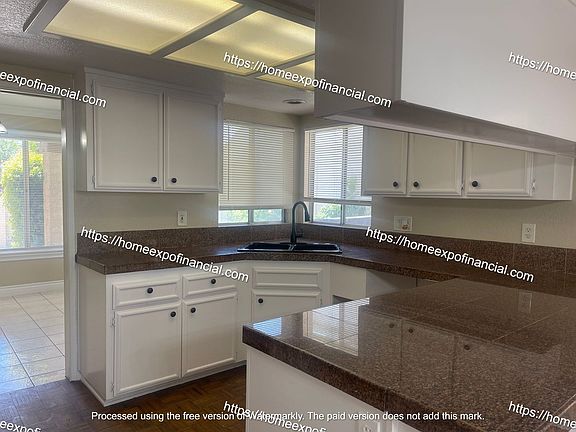 4th image of 1333 N Hills Dr