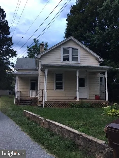 1851 Edgar Ave photo 1