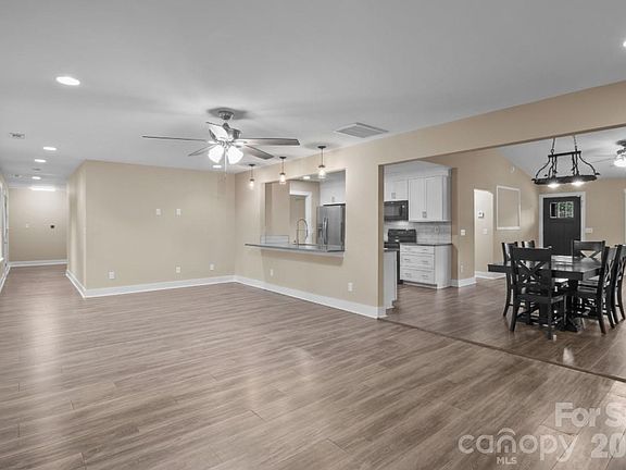4th image of 996 Cornelius Rd