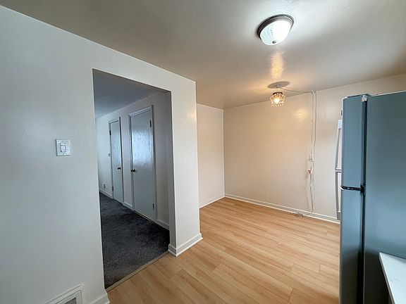 4th image of 48 Layton Ave #2