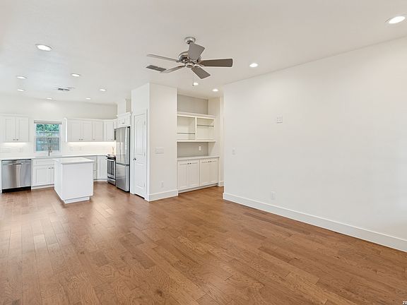 2nd image of 530 #1000 Oak Park Dr