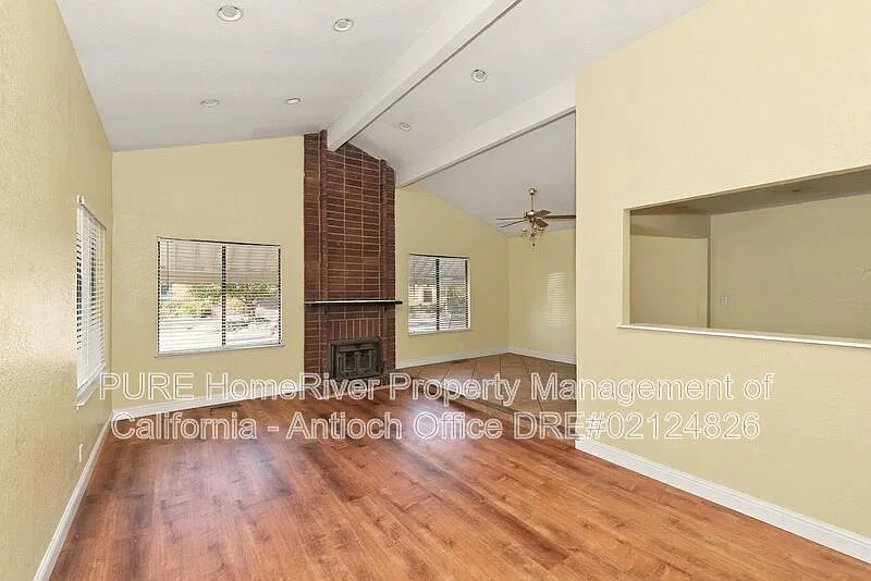 4 bed, 2.0 bath, 1821 sqft, $3,350 — Photo 2
