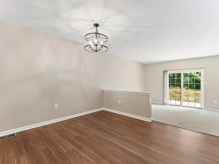 105 Knollwood Ct — Photo 8