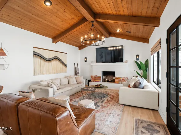 1015 E COUNTRY GABLES Drive, Phoenix, AZ 85002