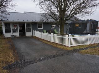 30 Dans Ln, Watsontown, PA 17777