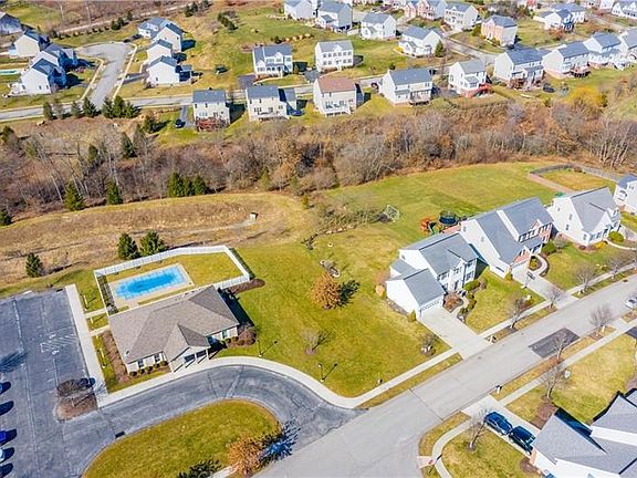3rd image of 216 Strawberry Cir