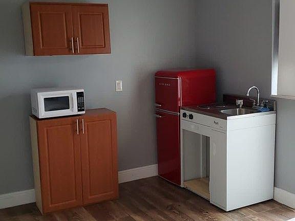 2nd image of 130 NW 20th St #3