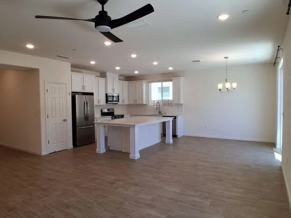 6609 E Carmen Ave, Fresno, CA 93727