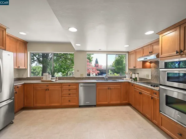 1801 Ptarmigan Dr APT 1A, Walnut Creek, CA 94595