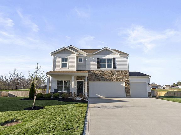 4th image of 324 Kells Ct W