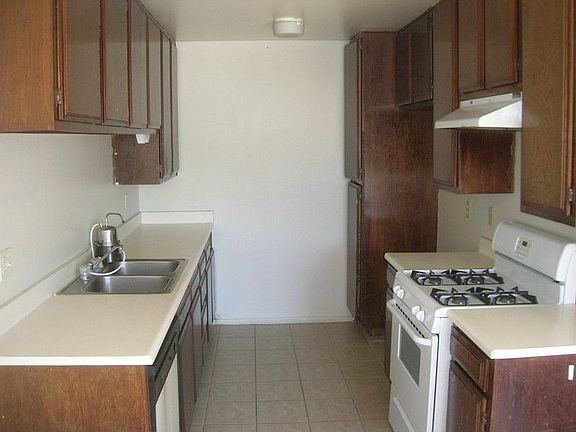 2nd image of 425-27 Shirley Dr