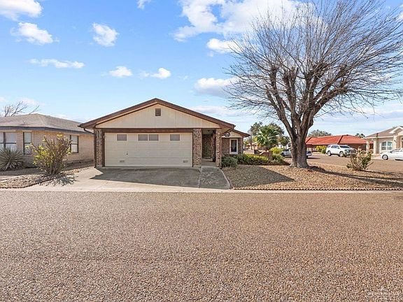 2nd image of 418 Aquarius St