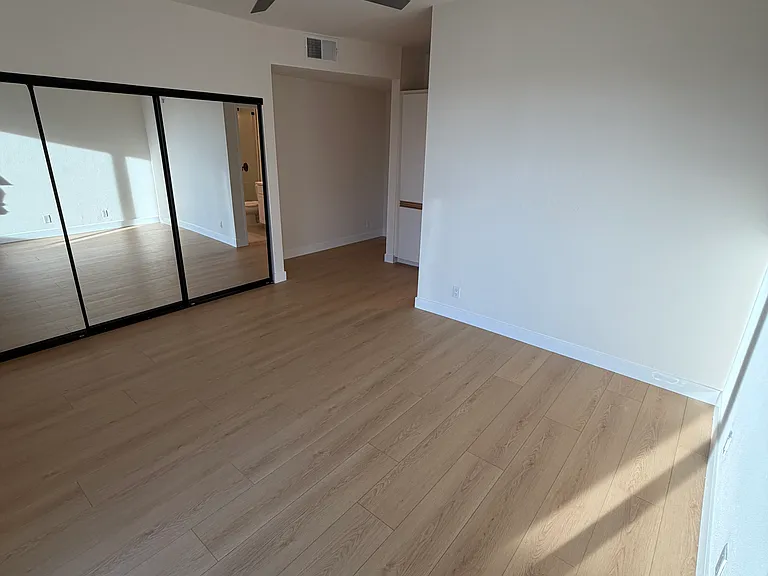 4741 Radford Ave #203 — Photo 39