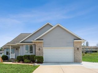 605 Thunderbird Dr, Marshalltown, IA 50158