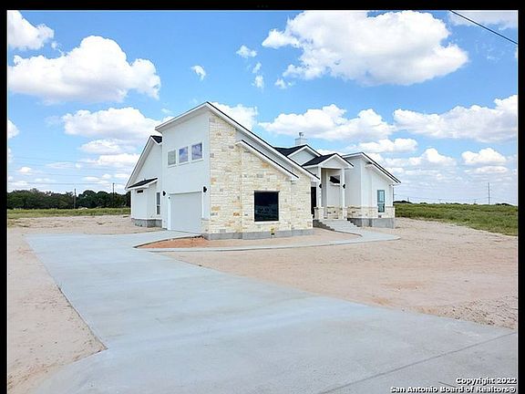 2nd image of 133 Summer Meadow Dr