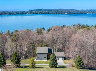 4692 E Duck Lake Rd, Lake Leelanau, MI 49653
