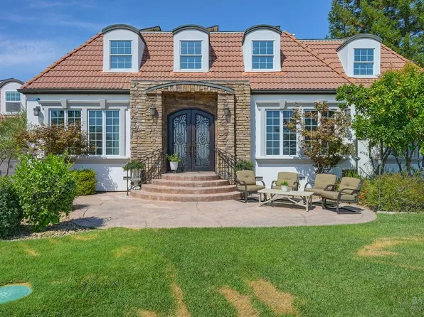 4050 English Oaks Dr, Vacaville, CA 95688