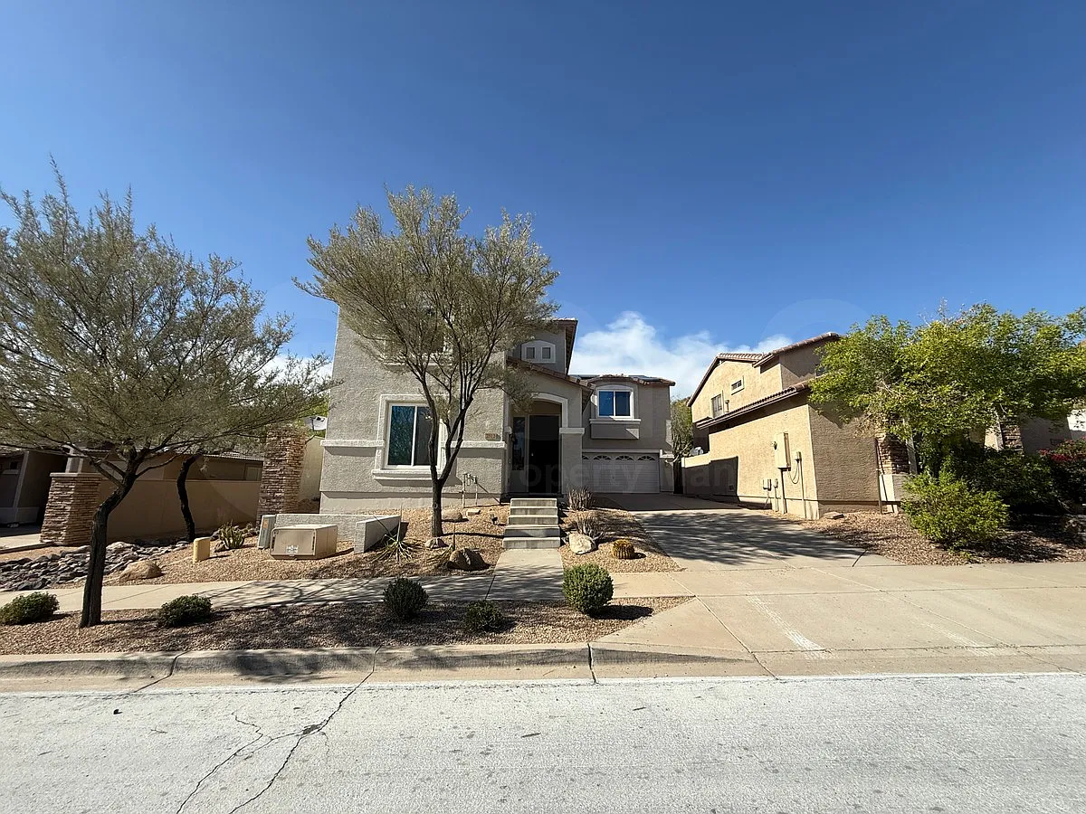 4 bed, 3.5 bath, 2483 sqft, $2,499 — Photo 1