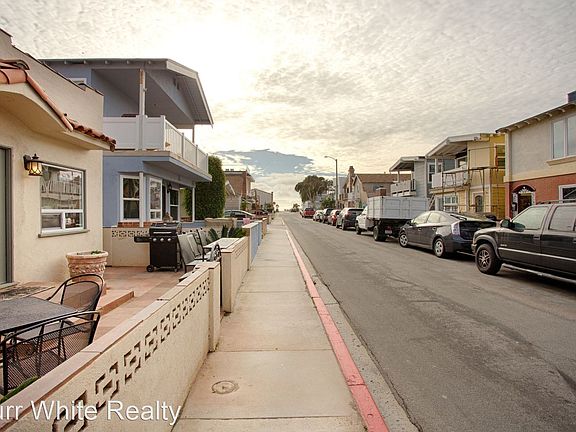 4th image of 128 39th St #A