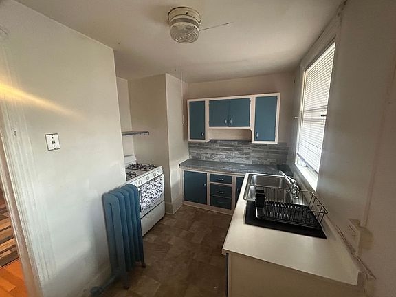 2nd image of 651-655 W Portland Ave #7