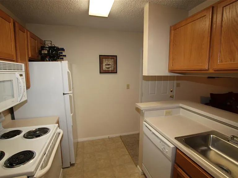 The Ethans Apartments — Photo 31