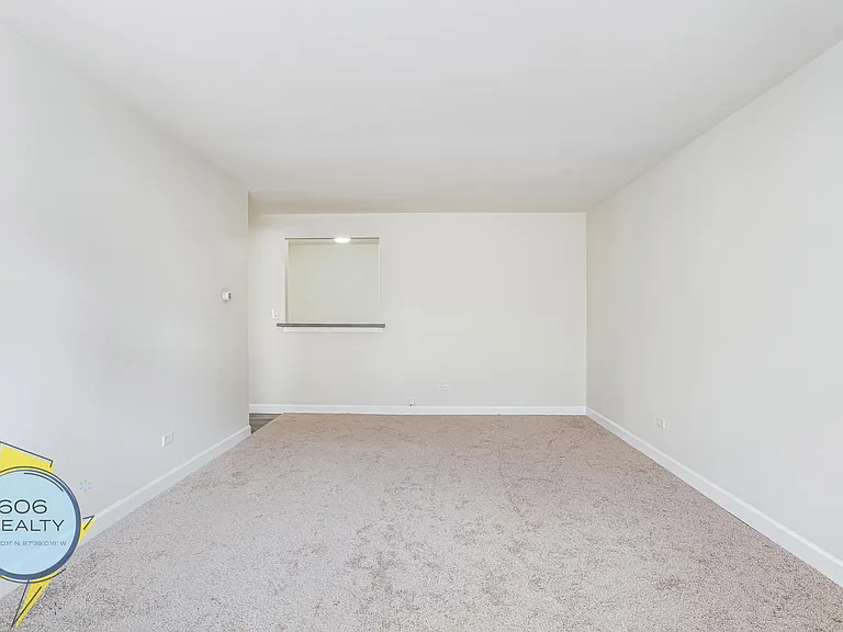 1039 College - apartments and offices for rent — Photo 10