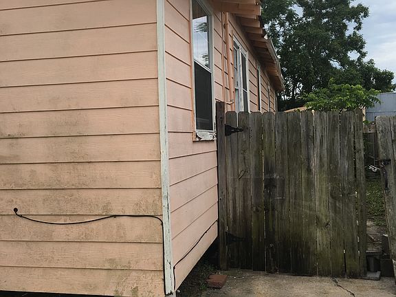 2nd image of 2748 Dreux Ave