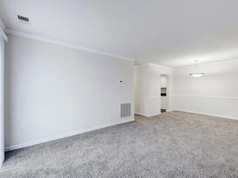 8206 Streamside Pl — Photo 5