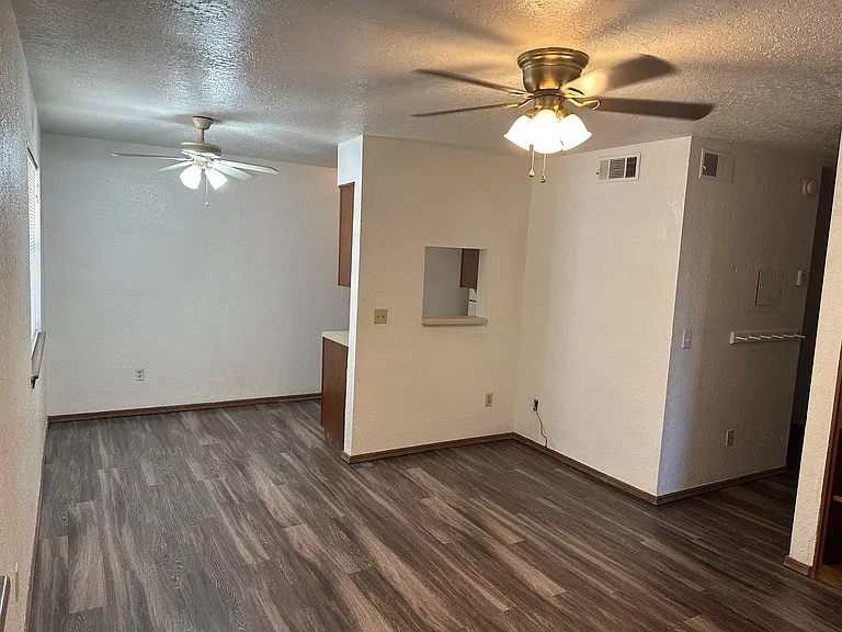 1932 E Lindsey St #115 — Photo 2