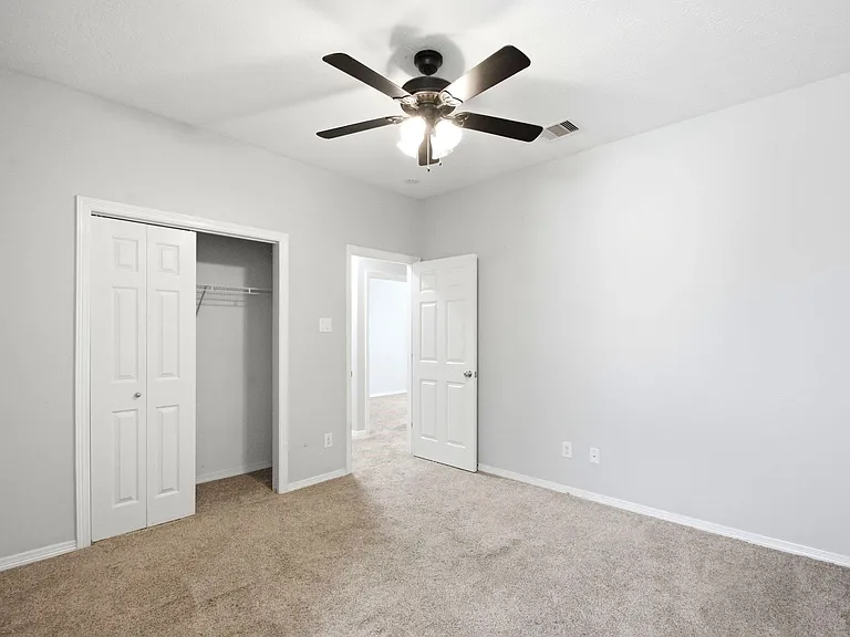 930 Sterling Creek Cir — Photo 25