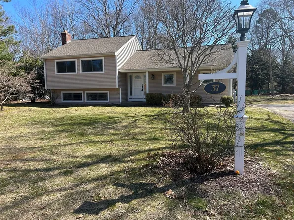 37 Hood Dr, Plymouth, MA 02360