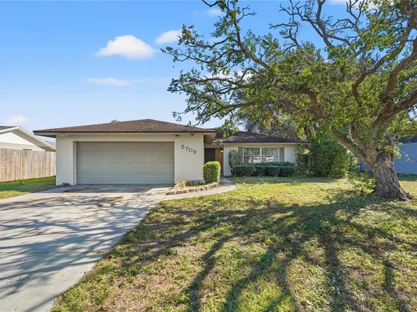 5709 Whistlewood Cir, Sarasota, FL 34232