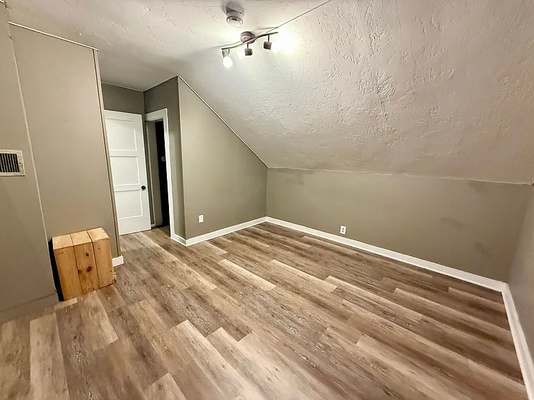 710 Lincoln St — Photo 10