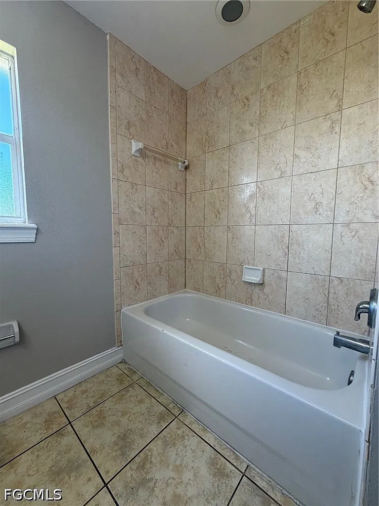 3 bed, 2.0 bath, 1705 sqft, $1,700 — Photo 4