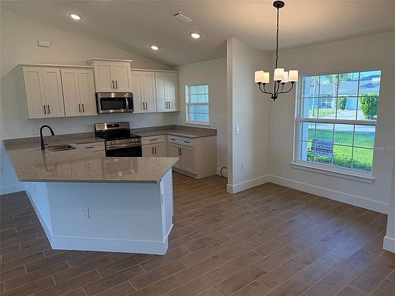 3rd image of 1252 FLEETWOOD DRIVE